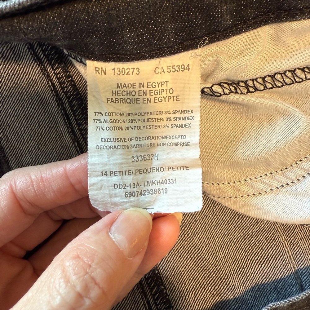 Lee Black Denim Knee-Length Shorts - Picture 12 of 12